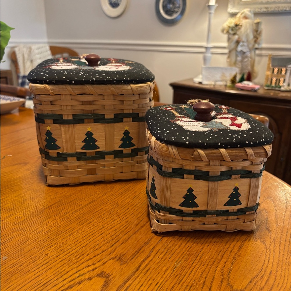 Festive Woven Baskets with Christmas Tree Design